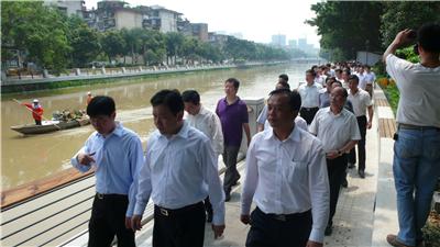 時(shí)任福建省委常委、福州市市委書記楊岳和市長(zhǎng)楊益民視察我司內(nèi)河綜合整治景觀工程